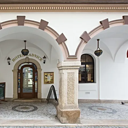 拉德尼斯酒店 4* 利贝雷茨