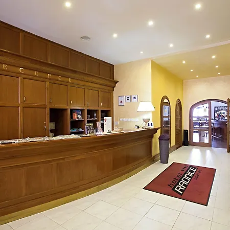 拉德尼斯酒店 酒店