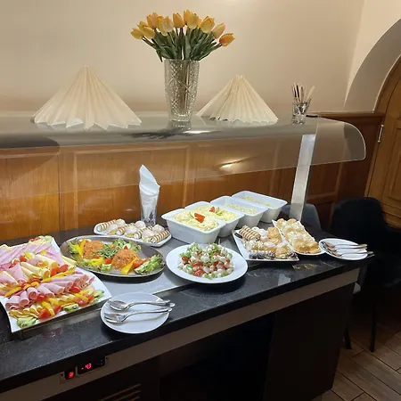 拉德尼斯酒店 利贝雷茨